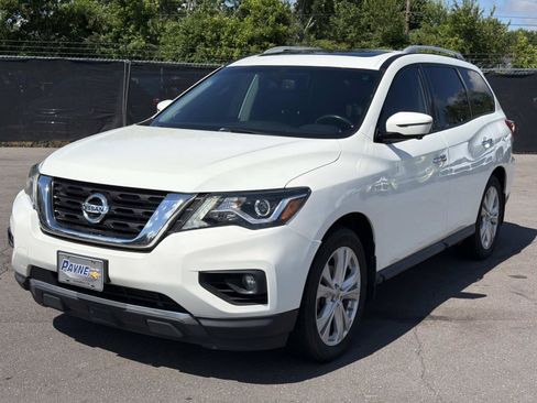 Used 2018 Nissan Pathfinder SL w/ SL Premium Package AWD/4WD image 3