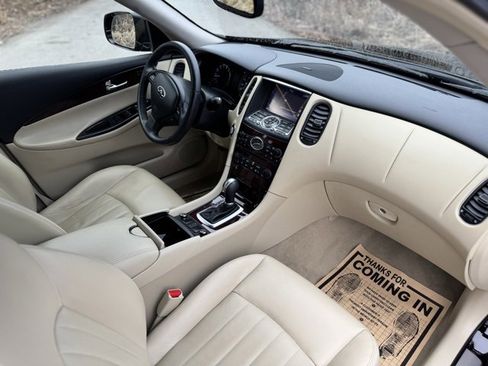 Used 2017 INFINITI QX50 AWD w/ Premium Plus Package image 18