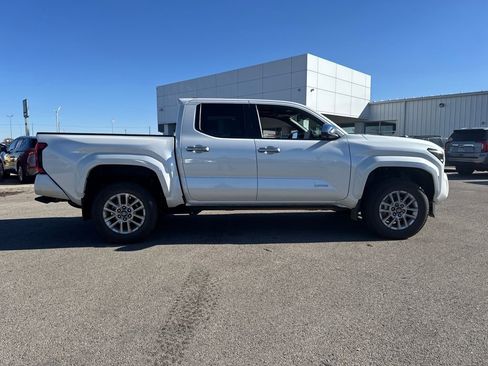 Used 2024 Toyota Tacoma Limited image 7