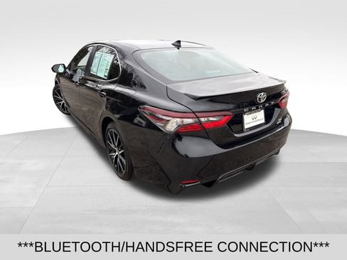 Used 2023 Toyota Camry SE w/ Convenience Package image 3