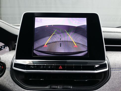 Used 2022 Jeep Compass Latitude image 16