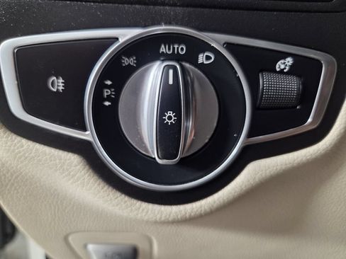Used 2022 Mercedes-Benz GLC 300 4MATIC w/ Premium Package Lite image 20