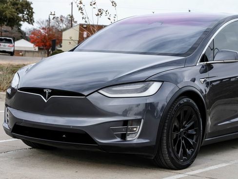 Used 2018 Tesla Model X 75D image 8