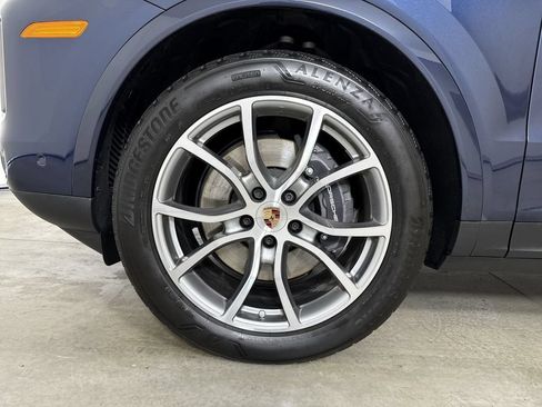 Certified 2026 Porsche Cayenne AWD/4WD image 13