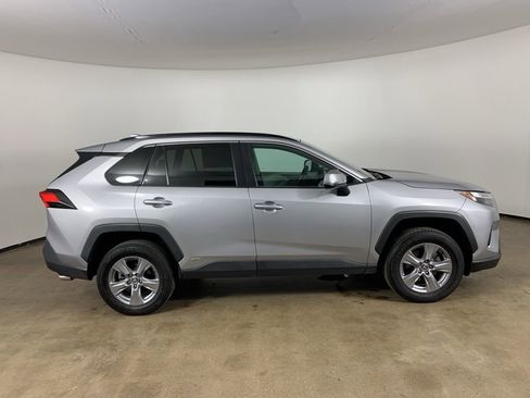 Used 2022 Toyota RAV4 XLE w/ Convenience Package image 7