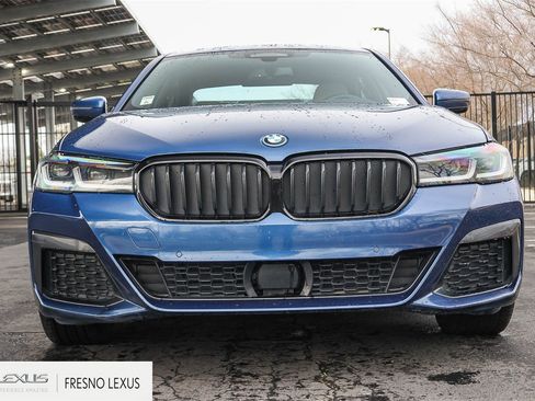 Used 2022 BMW 530e w/ M Sport Package image 2