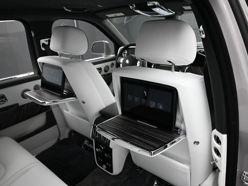 New 2026 Rolls-Royce Cullinan AWD/4WD image 29