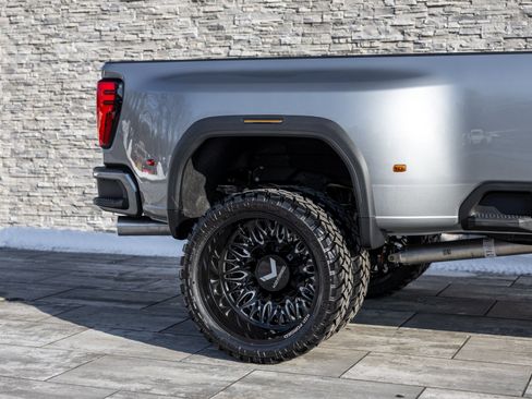 Used 2026 GMC Sierra 3500 Denali Ultimate image 11