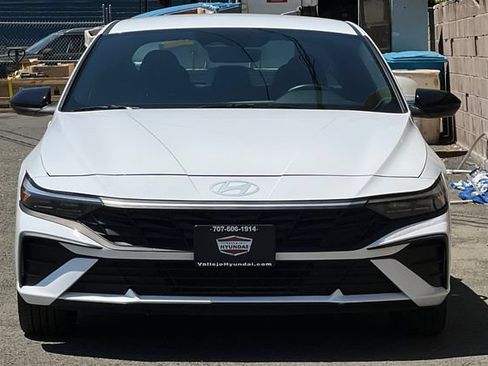 Certified 2025 Hyundai Elantra Sport FWD image 11