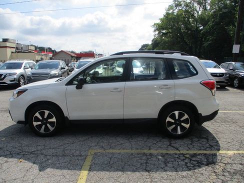 Used 2017 Subaru Forester 2.5i w/ Alloy Wheel Package AWD/4WD image 9