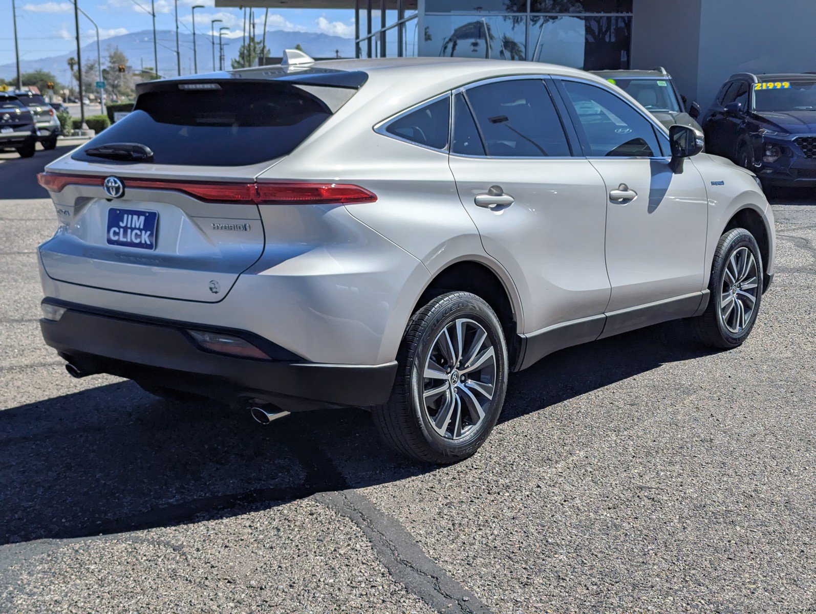 Used 2021 Toyota Venza LE w/ Carpet Mat Package (TMS) AWD/4WD image 2