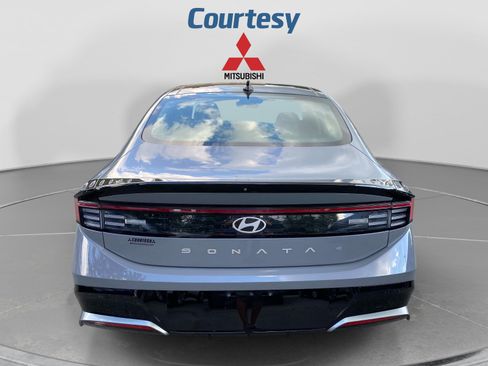 Used 2024 Hyundai Sonata SEL w/ Convenience Package FWD image 4