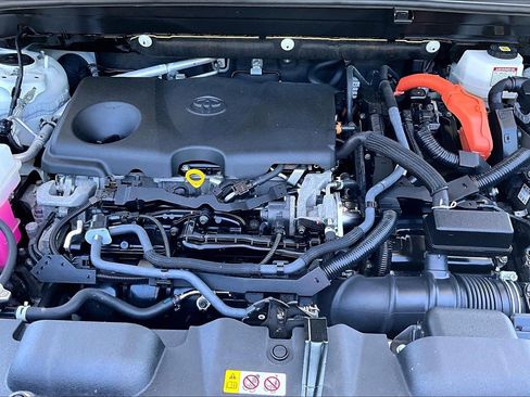 Used 2022 Toyota Venza XLE AWD/4WD image 10