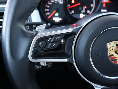 Used 2020 Porsche Macan Turbo AWD/4WD image 37
