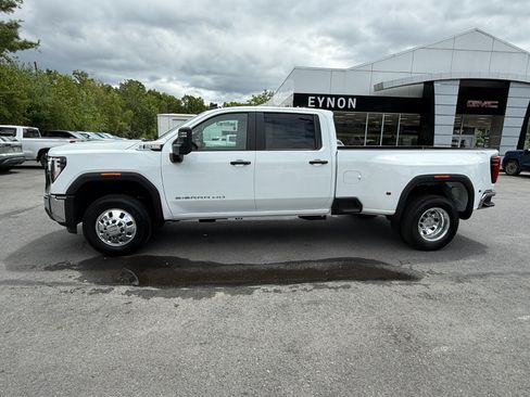 New 2026 GMC Sierra 3500 Pro AWD/4WD image 2