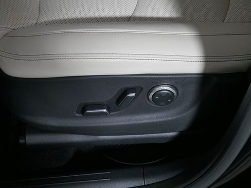 Certified 2026 Genesis GV70 2.5T AWD/4WD image 20
