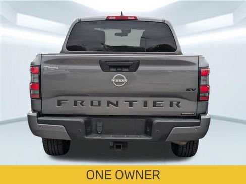Used 2023 Nissan Frontier SV w/ Midnight Edition Package image 5