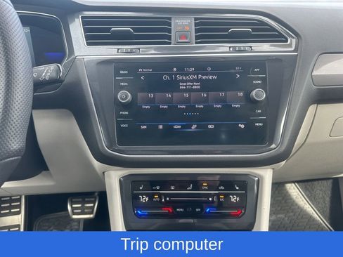 Used 2022 Volkswagen Tiguan SE R-Line image 21