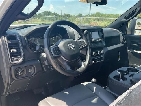 Used 2024 RAM 3500 Tradesman w/ Chrome Appearance Group image 15