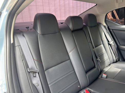 Used 2025 Nissan Sentra SR w/ SR Premium Package FWD image 33
