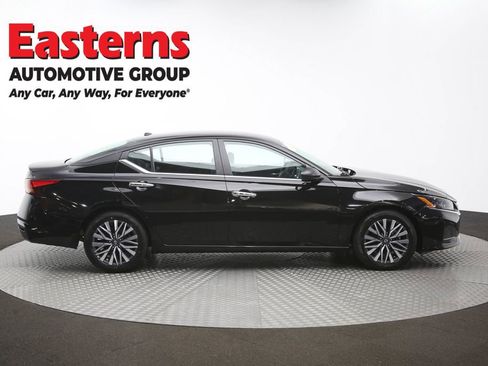Used 2025 Nissan Altima 2.5 SV FWD image 44