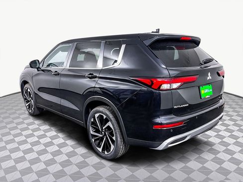 Used 2024 Mitsubishi Outlander SE Black Edition image 7