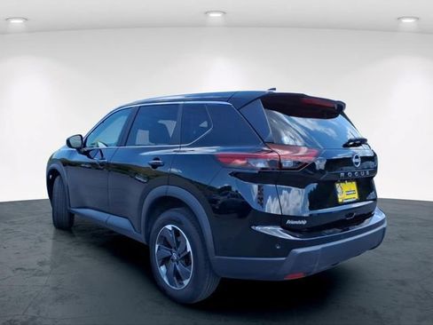 Used 2025 Nissan Rogue SV AWD/4WD image 14