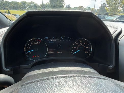 Used 2018 Ford F150 Platinum w/ Equipment Group 701A Luxury AWD/4WD image 30