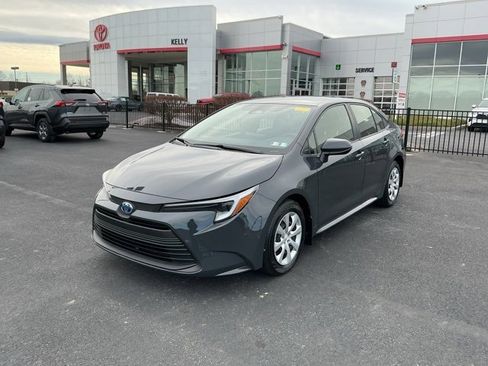 Used 2023 Toyota Corolla LE image 1
