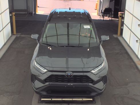 Used 2022 Toyota RAV4 XLE AWD/4WD image 2