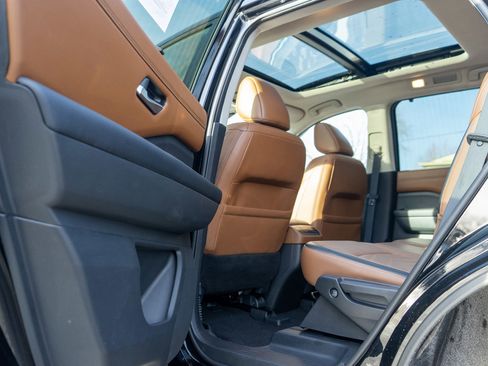 Used 2023 Nissan Pathfinder Platinum w/ Cargo Package image 29