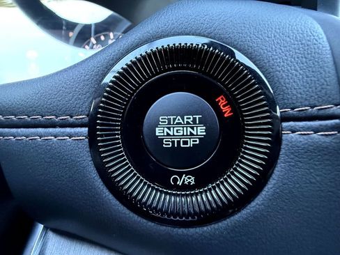 Used 2023 Jeep Compass Limited image 17