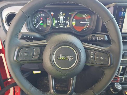 Used 2025 Jeep Wrangler Willys image 8