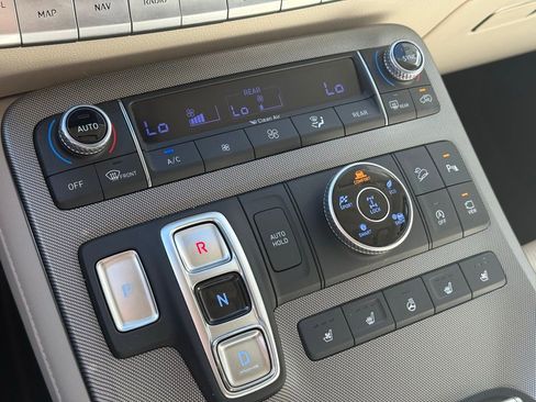 Used 2021 Hyundai Palisade Calligraphy image 17