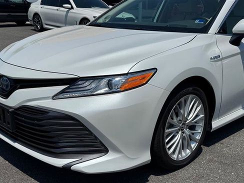 Used 2019 Toyota Camry XLE FWD image 13