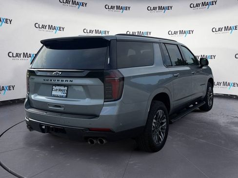 Used 2025 Chevrolet Suburban Z71 AWD/4WD image 5