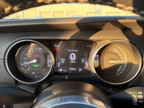 Used 2022 Jeep Wrangler Unlimited Sahara w/ Cold Weather Group image 23