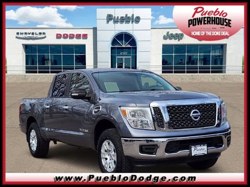 Used 2017 Nissan Titan SV image 1