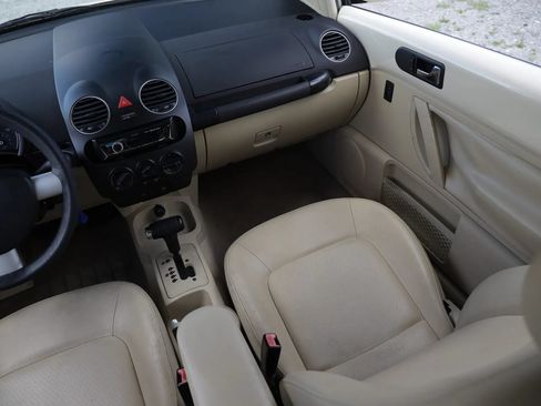 Used 2008 Volkswagen Beetle S FWD image 14