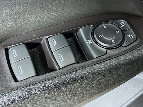 Used 2018 Chevrolet Equinox LT w/ Sun & Infotainment Package AWD/4WD image 19