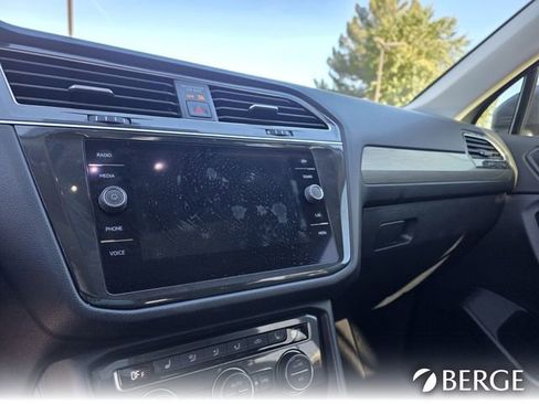 Used 2019 Volkswagen Tiguan SE w/ Panoramic Sunroof Package image 17