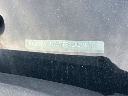 Used 2020 Honda Accord Touring image 2