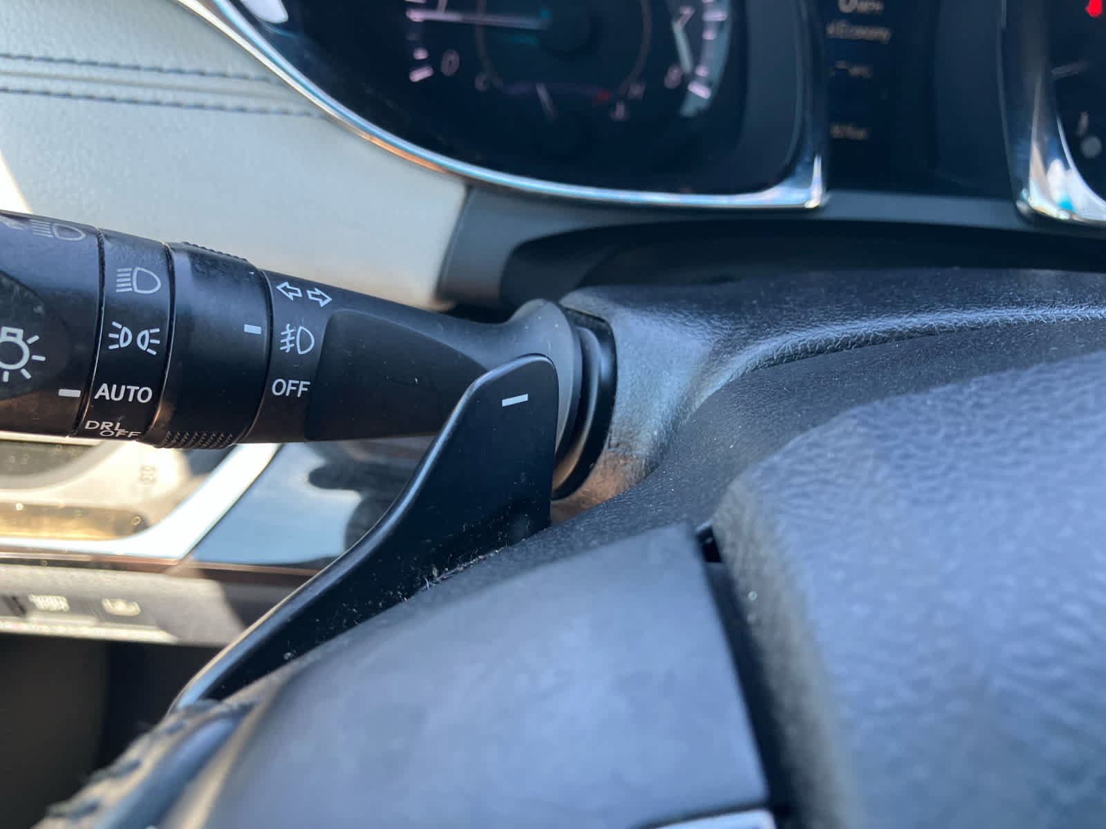Used 2014 Toyota Avalon Limited FWD image 16