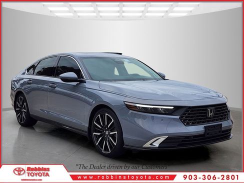 Used 2023 Honda Accord Touring image 1
