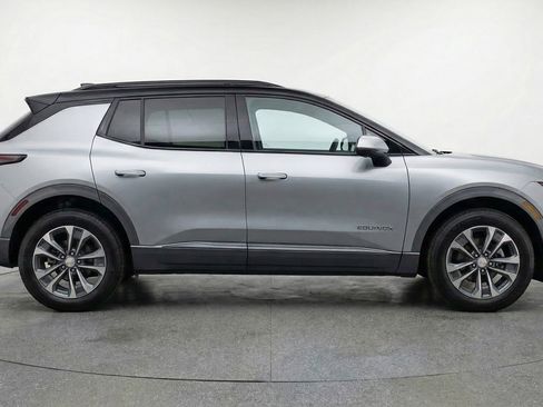 Used 2025 Chevrolet Equinox LT image 11