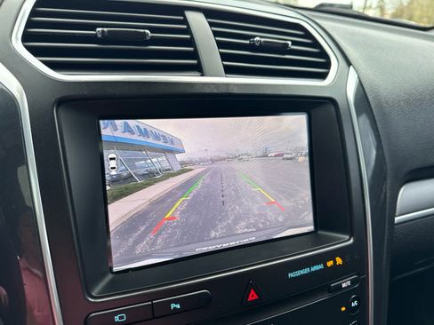 Used 2019 Ford Explorer Sport w/ Equipment Group 401A AWD/4WD image 24