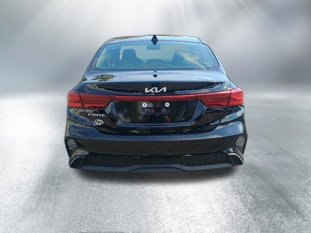 Used 2023 Kia Forte LXS w/ LXS Technology Package FWD image 4