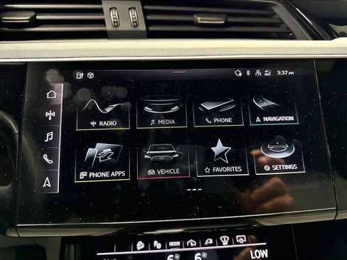 Used 2024 Audi Q8 e-tron Prestige w/ Prestige Package AWD/4WD image 9