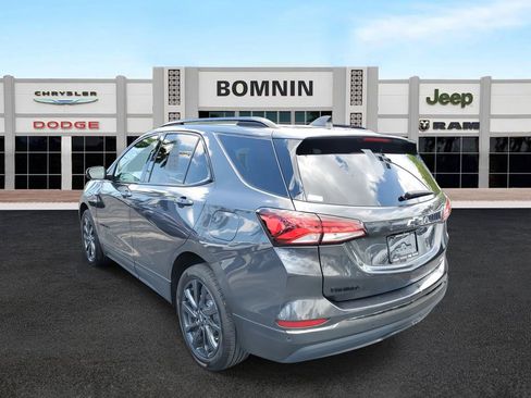 Used 2022 Chevrolet Equinox RS w/ RS Leather Package image 4