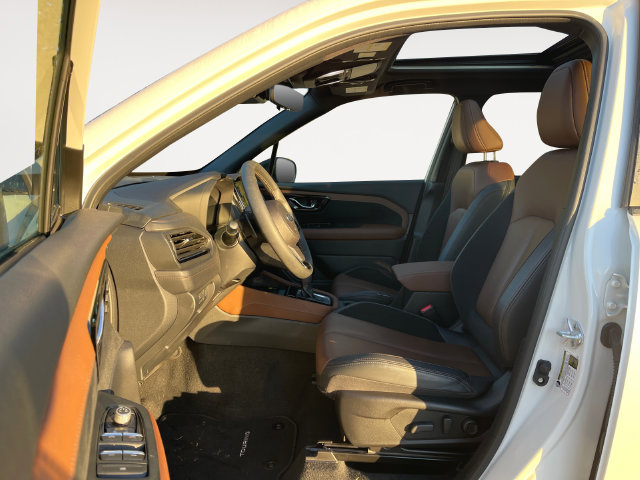 Certified 2025 Subaru Forester Touring AWD/4WD image 9